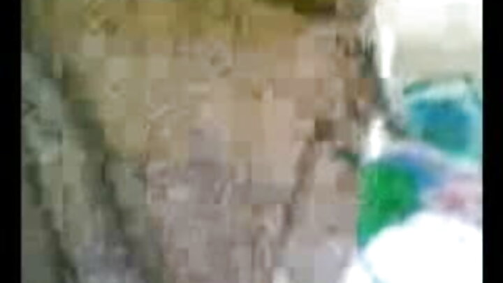 روسی سیکس جتھے اک بندہ کڑی نوں اپنے موٹے ڈک نال مطمئن کردا اے