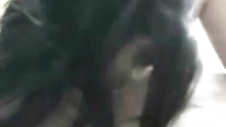 پی او وی فحش جتھے اک بندہ اک سنہرے بالاں والی نوں پھدی چ چوددا اے