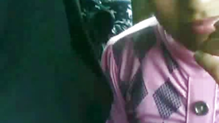 روسی لڑکی یار دے ڈک پر blowjob مشق کردی اے