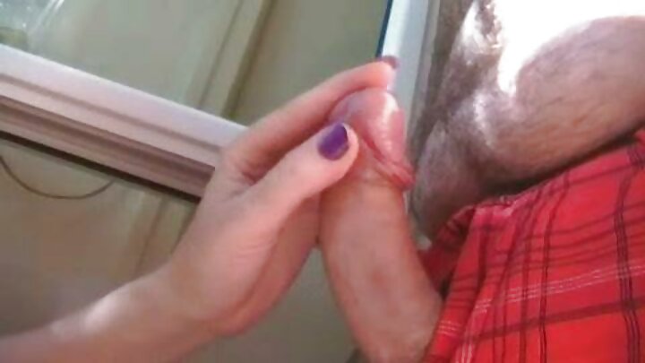 سرخ بالاں آلی رنڈی دے نال گھریلو فحش تے کردار ادا کرنا