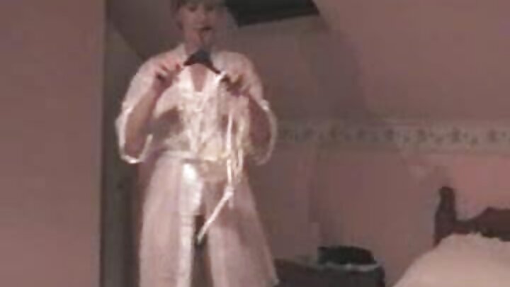 اک روسی کڑی اپنے سوتیلے بھائی نوں چودنے آئی
