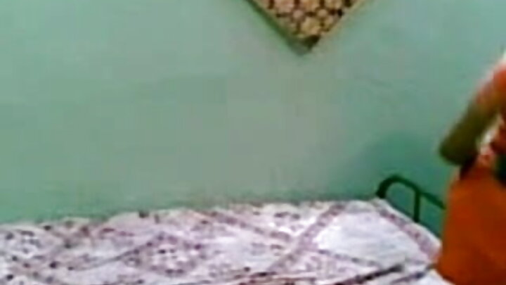 MILF وکٹوریہ زڈروک بلی وچ اپنے عاشق نوں چوددی اے