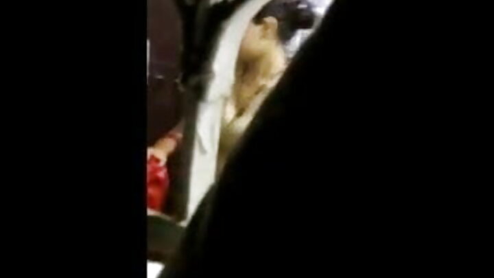 اک روسی کُڑی اپنے یار نال بوائے فرینڈ نوں دھوکا دیندی اے