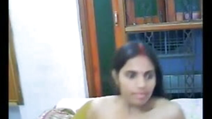 سنہرے بالاں آلی نے اک بندے دے نال اک دھماکہ کیتا اے