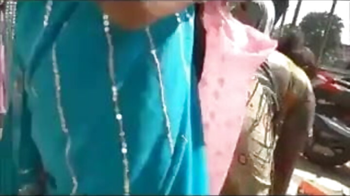 اک بڈھا بندہ اک خراب کڑی نوں موٹے موٹے چوددا اے