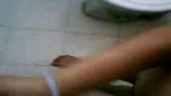 بھکھ لگن آلیاں کڑیاں کسے دوست دے سخت لن تے زور نال اچھلدیاں نیں