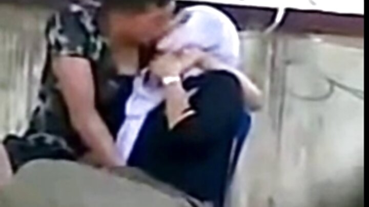 پتلی ڈیمی ہاک نے اپنے بوائے فرینڈ نوں اک وڈے کالے بندے نال دھوکہ دتا