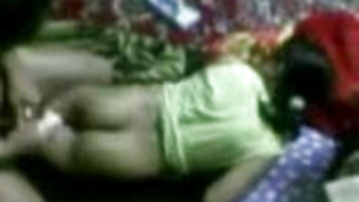 MILF شالینا الہی دو بندیاں نے چود لیا